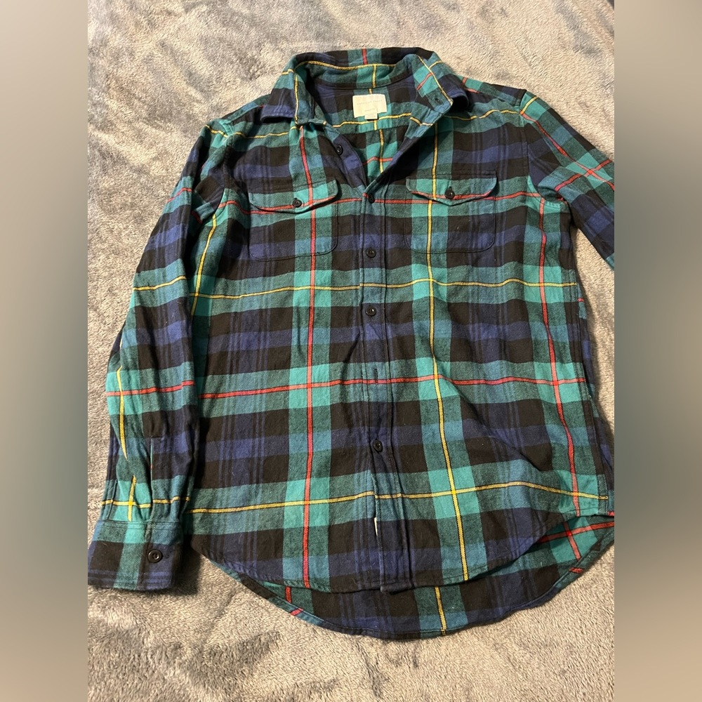 Mens American Eagle flannel. Size medium. Great condition, worn once.